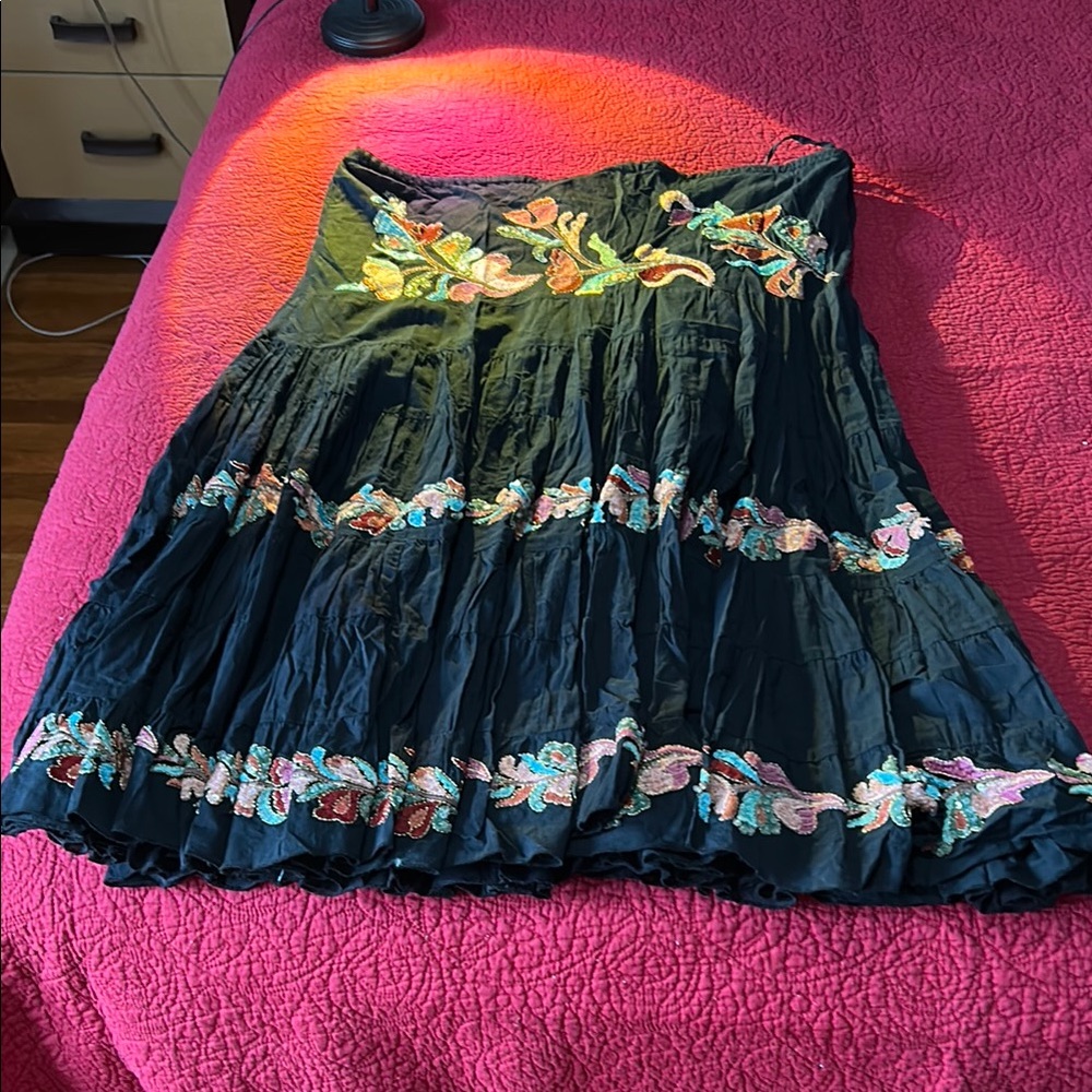 Chaufdry KCFloral Embroidered Black Skirt size small